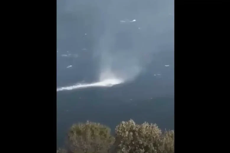 Ο πιο τρομακτικός υδροστρόβιλος