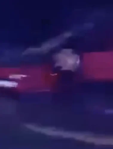 Αυτοκίνητο στη θάλασσα