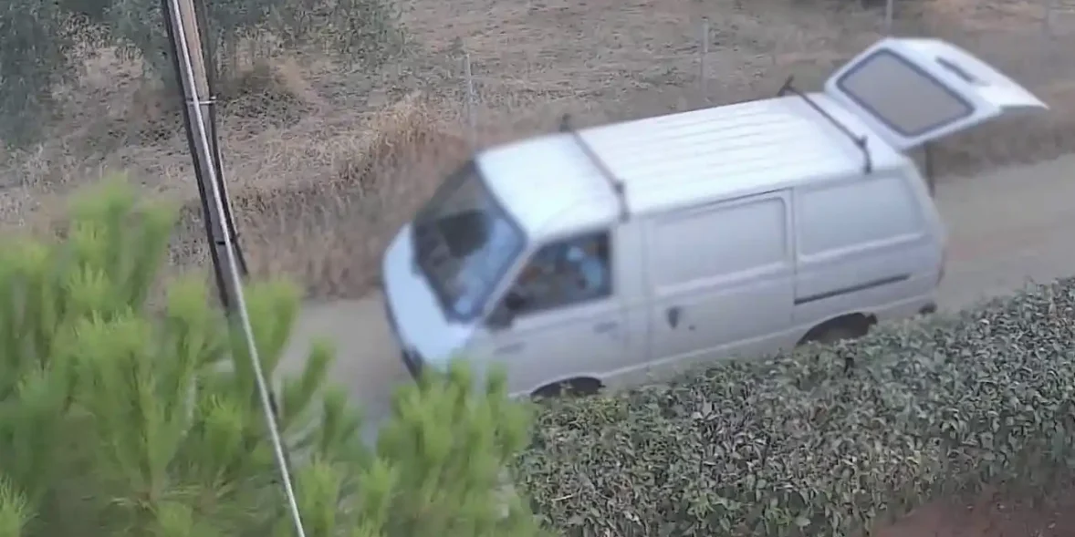 Ένα αυτοκίνητο που τρόμαξε τους κατοίκους περιοχής της Χαλκίδας