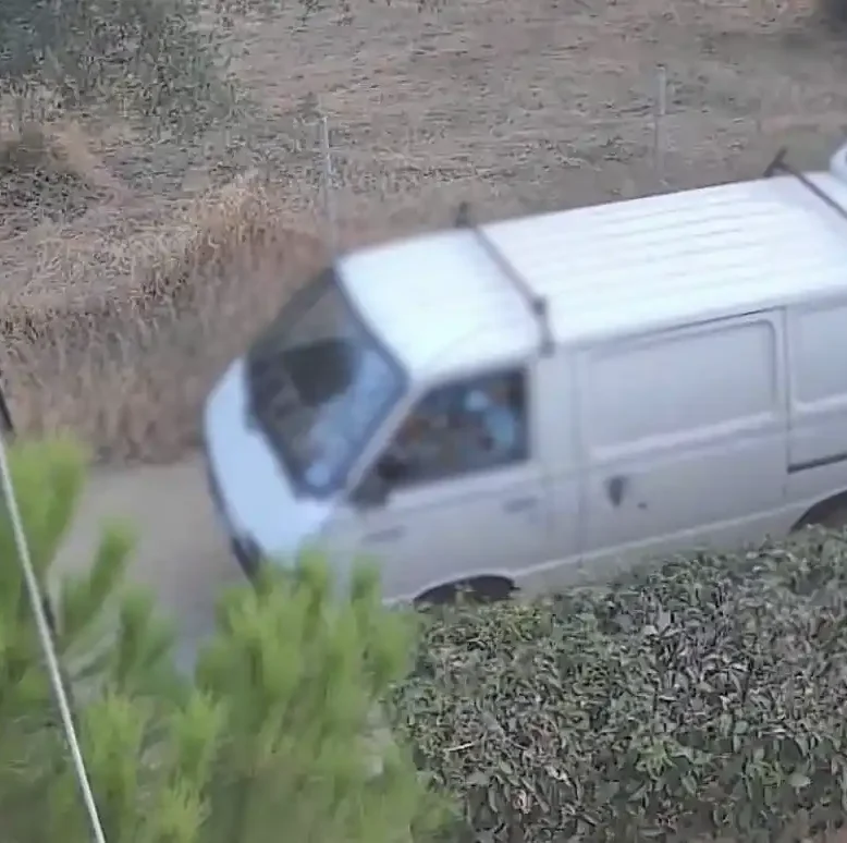 Ένα αυτοκίνητο που τρόμαξε τους κατοίκους περιοχής της Χαλκίδας