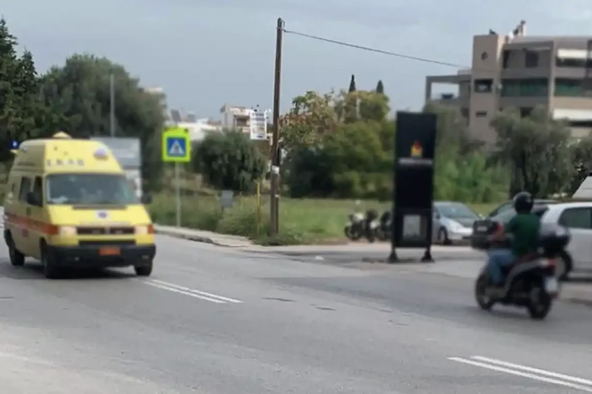 Ασθενοφόρο ύστερα από τροχαίο