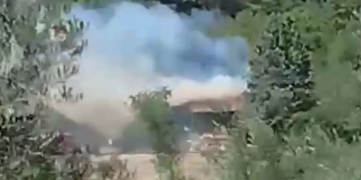 Φωτιά σε σπίτι στο δάσος