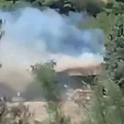 Φωτιά σε σπίτι στο δάσος