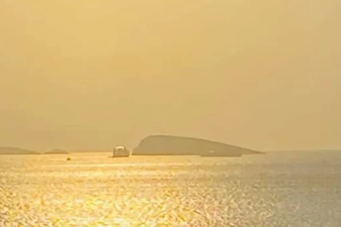 Το περιστατικό με το πλοίο στα Νέα Στύρα, συνέβη το απόγευμα της Τρίτης (5/8/25) με τους επιβάτες να μεταφέρονται ασφαλείς στην ξηρά.