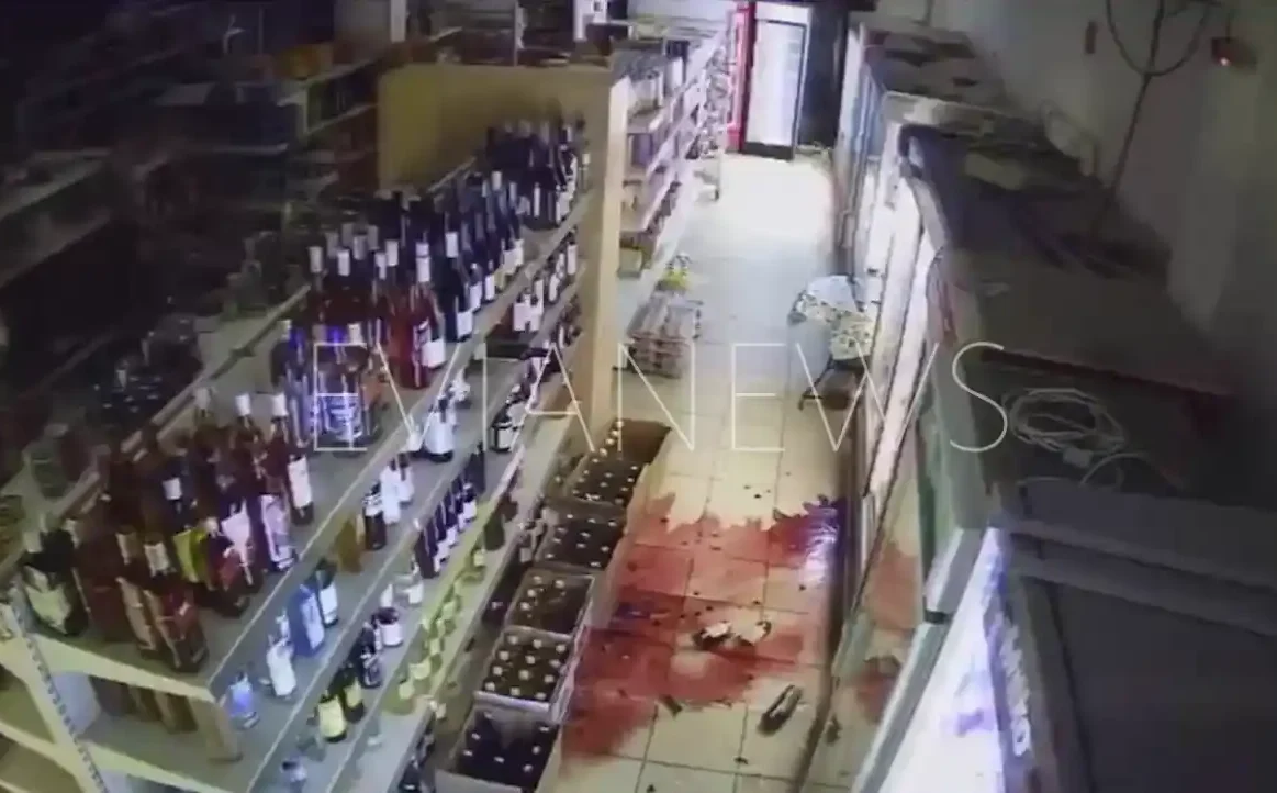 Σεισμός στην Εύβοια: Ράφια τρίζουν και μπουκάλια σπάνε