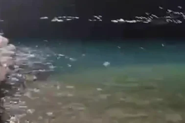 Θάλασσα το βράδυ