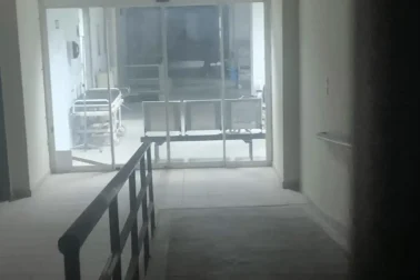 Στο νοσοκομείο μεταφέρθηκε νεαρός ύστερα από τραυματισμό με τα κύματα