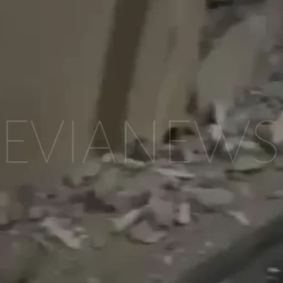 Ζημιές ύστερα από τροχαίο ατύχημα στο κέντρο της Χαλκίδας