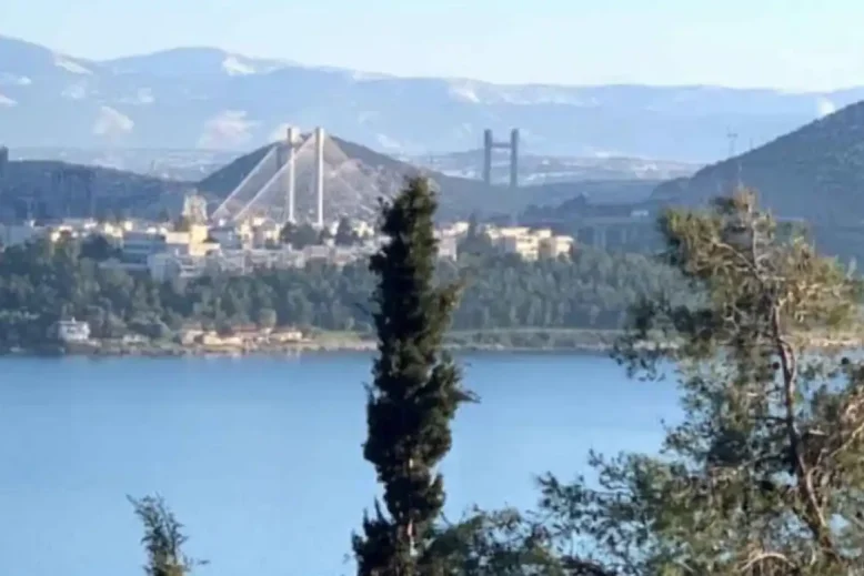 Υψηλή γέφυρα Χαλκίδας
