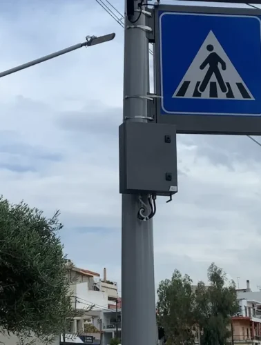 Η διάβαση πεζών… αόρατη για τους οδηγούς στη Χαλκίδα