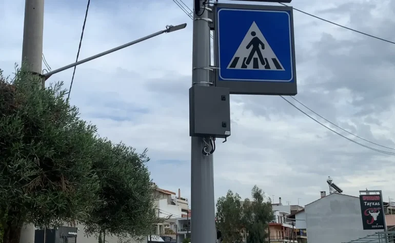 Η διάβαση πεζών… αόρατη για τους οδηγούς στη Χαλκίδα