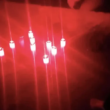 Αναμμένα κεριά στο σημείο όπου δολοφονήθηκε ο 20χρονος Μάριος στη Χαλκίδα