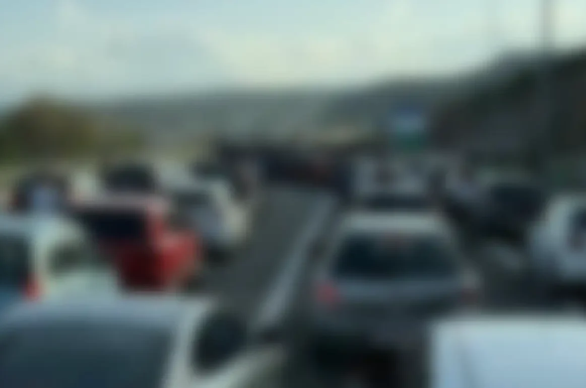 Πρωτοφανές περιστατικό στη Χαλκίδα όπου έκλεισαν τον δρόμο για να κάνουν κόντρες