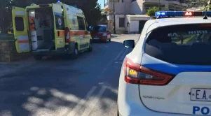 Περιπολικό και ασθενοφόρο