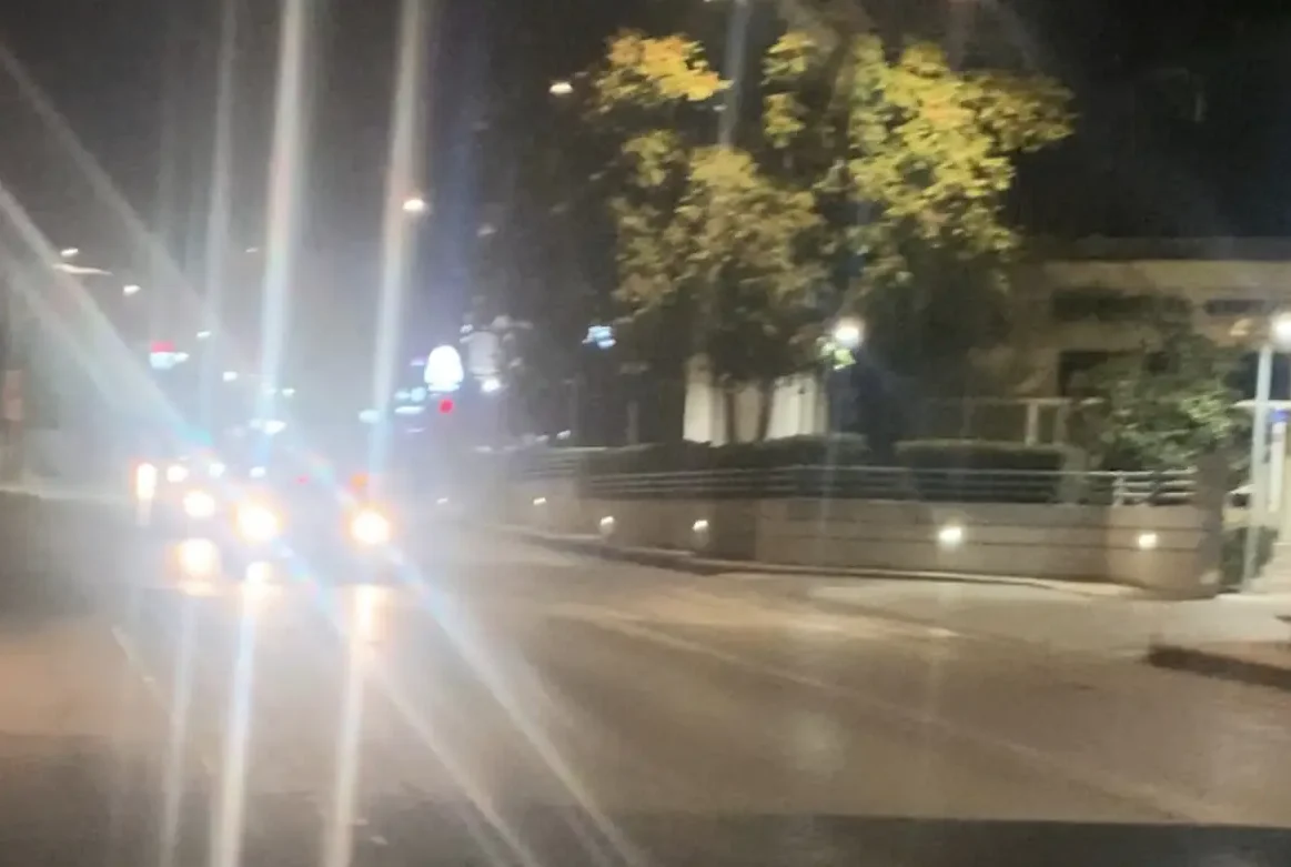 Ρίχνουν πέτρες στα αυτοκίνητα της Χαλκίδας