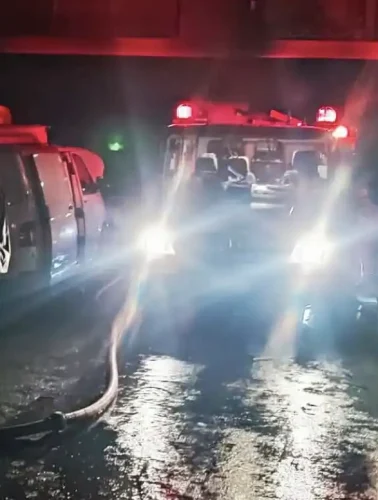 Πυροσβεστικά οχήματα στην Εύβοια