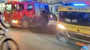 Πυροσβεστικό όχημα και ασθενοφόρο