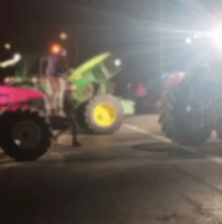 Τρακτέρ στον δρόμο