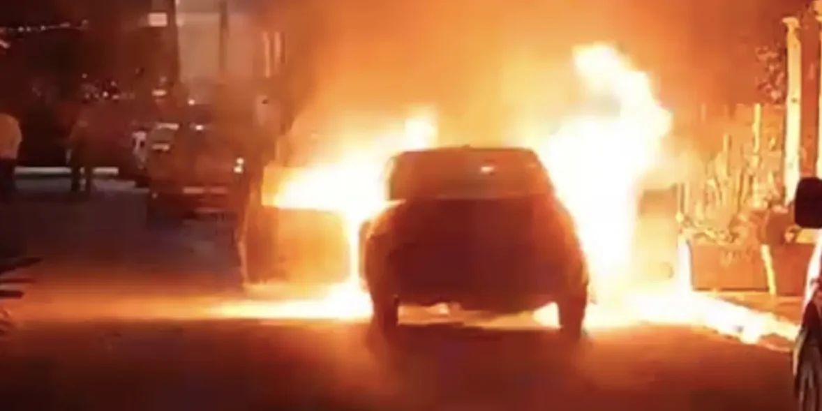 Αυτοκίνητο πήρε φωτιά στην Αμάρυνθο