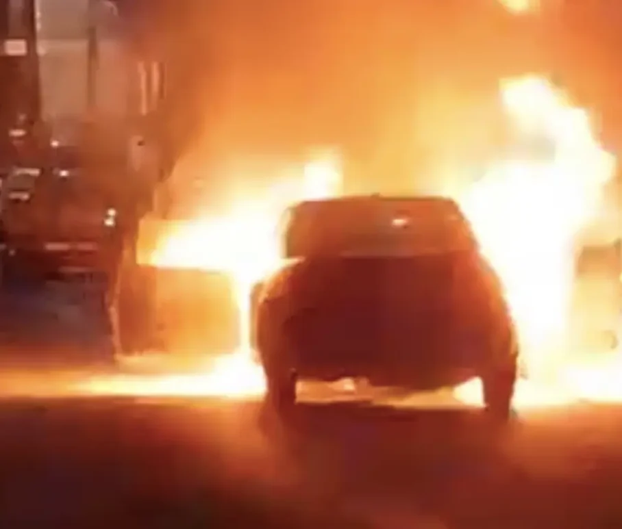 Αυτοκίνητο πήρε φωτιά στην Αμάρυνθο