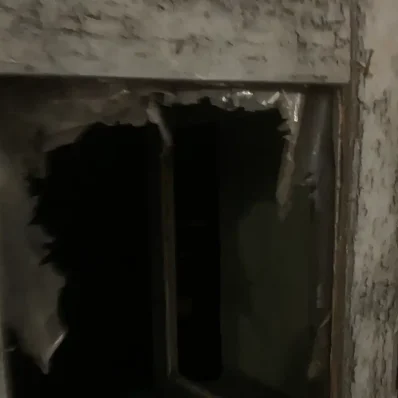 Τρύπα σε μαγαζί