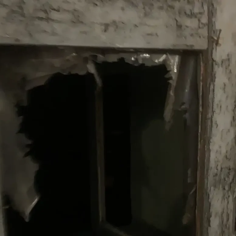 Τρύπα σε μαγαζί