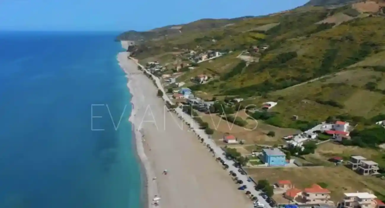 Εύβοια: Το παραδεισένιο τοπίο που είναι μια απέραντη παραλία