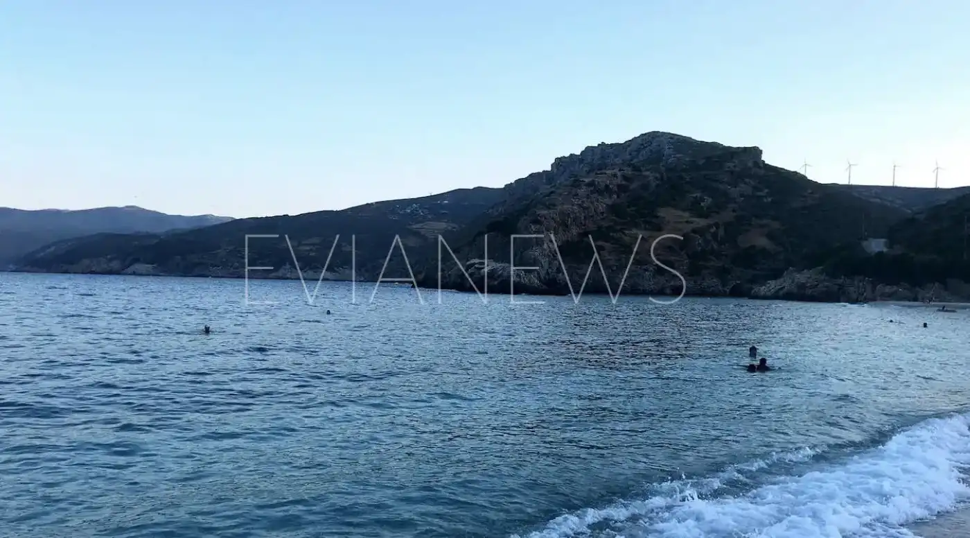 Η παραλία στην Εύβοια που μοιάζει με καρτ ποστάλ – Μόλις 1,5 ώρα από τη Χαλκίδα!