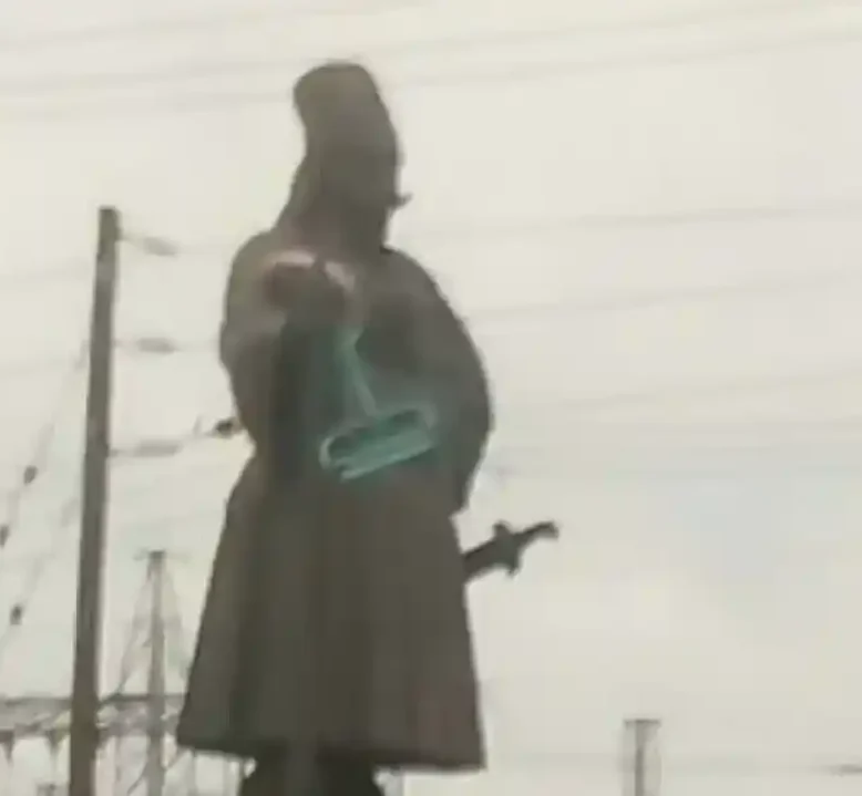 Άγαλμα που άγνωστοι βεβήλωσαν στην Εύβοια