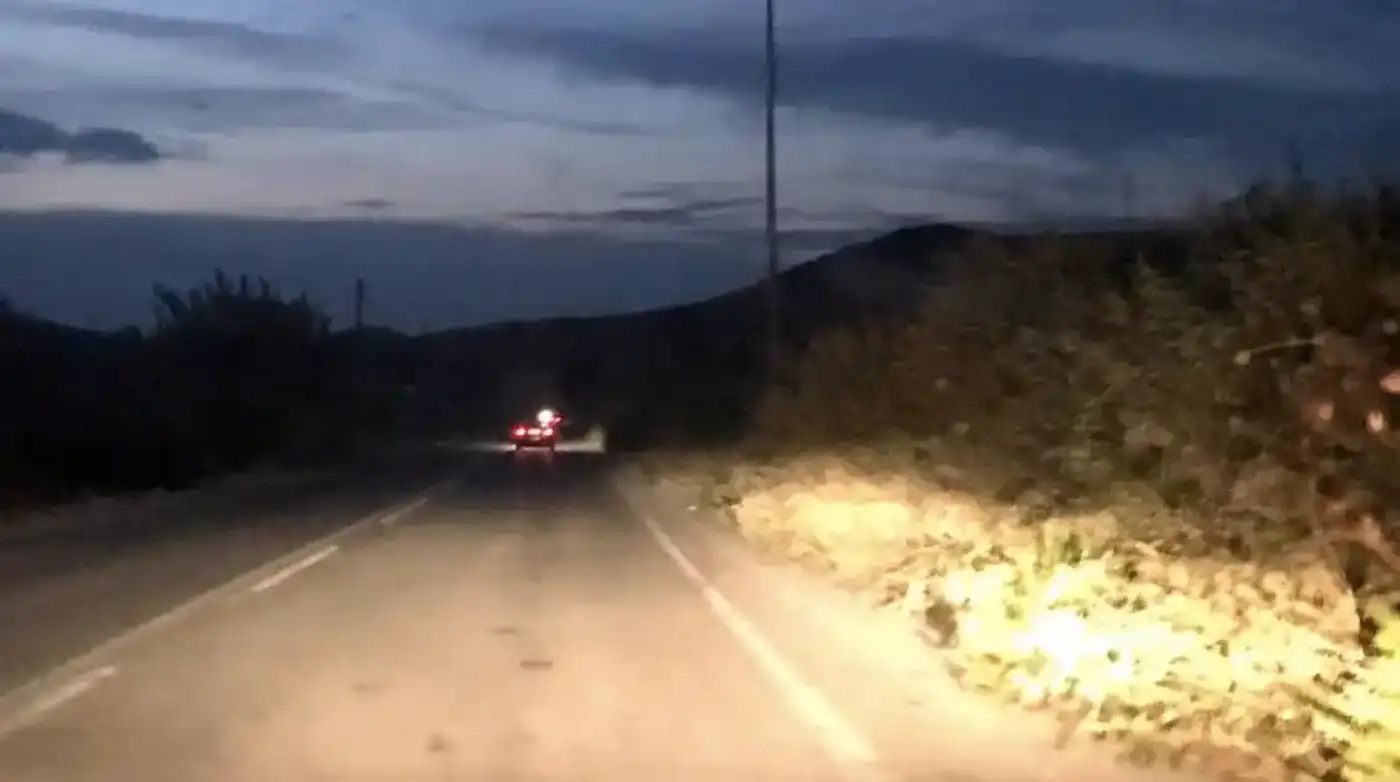 Εύβοια, βράδυ, αυτοκίνητα