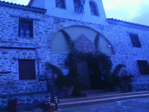 Μοναστήρι στην Εύβοια