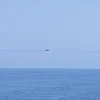 Ένα πλοίο πετά πάνω από τη θάλασσα και τρέλανε κόσμο