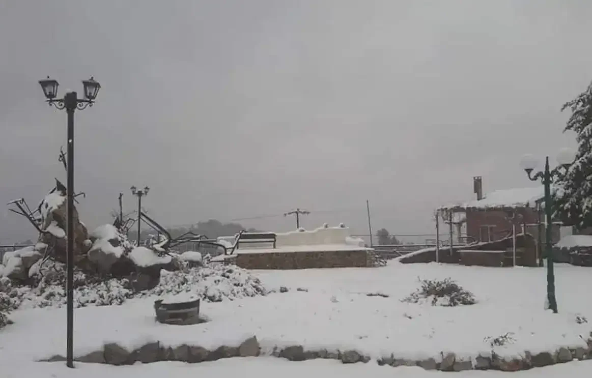 Χωριό της Εύβοιας με χιόνι