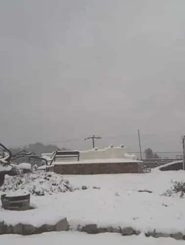 Χωριό της Εύβοιας με χιόνι