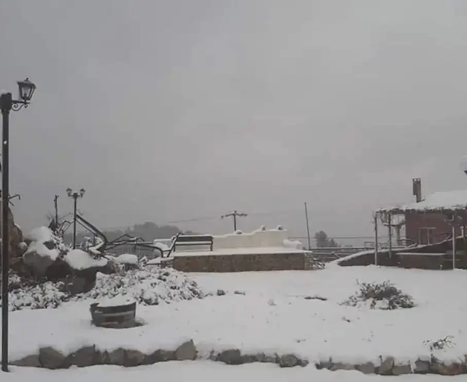 Χωριό της Εύβοιας με χιόνι