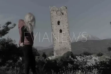 Δίδυμοι πύργοι στην Εύβοια