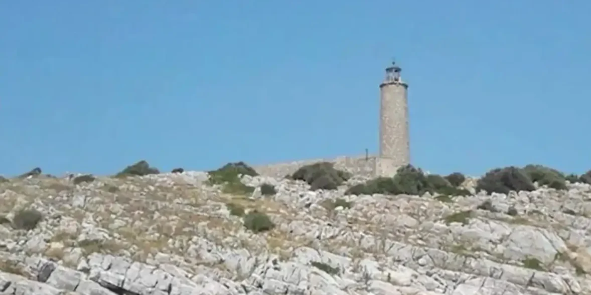 Το άγνωστο νησί στην Εύβοια που λίγοι γνωρίζουν