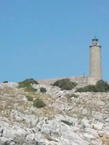 Το άγνωστο νησί στην Εύβοια που λίγοι γνωρίζουν