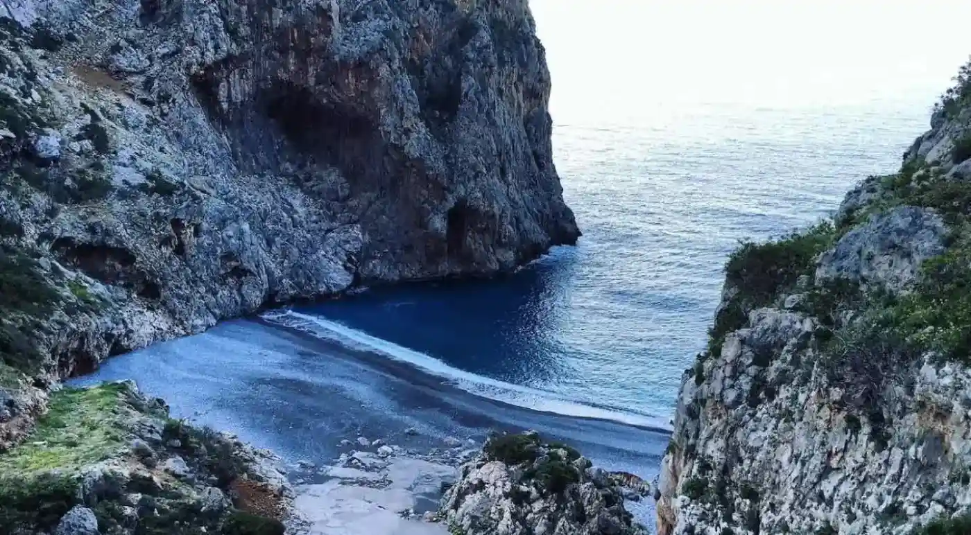 Αυτό το διαμάντι βρίσκεται κρυμμένο σε ένα από τα πιο παρθένα και άγρια τοπία της χώρας μας