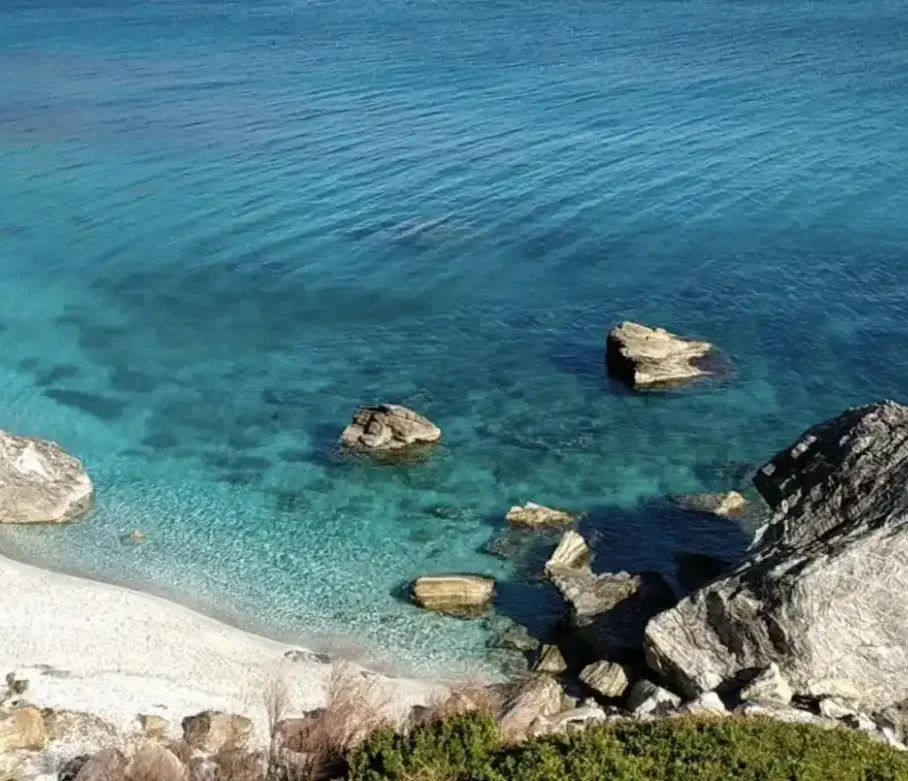 Παραλία κοντά στο Αλιβέρι