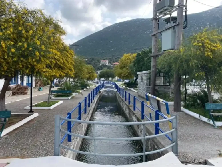 Το παραθαλάσσιο χωριό της Εύβοιας που μοιάζει με το Μπαλί!