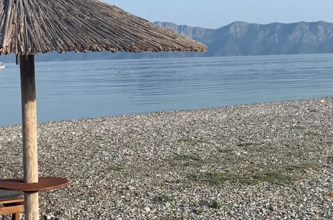 Η παραλία Πευκί στην Εύβοια