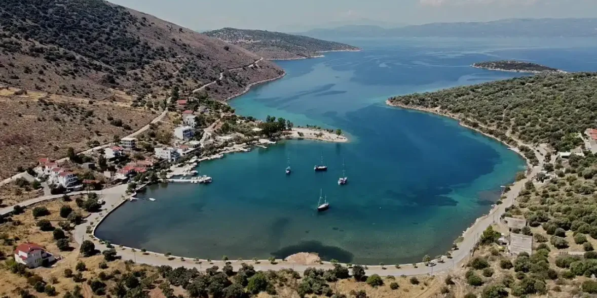 Η παραλία που δεν έχει κύμα στην Εύβοια