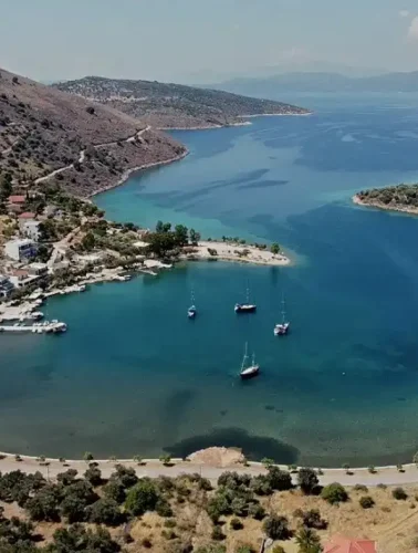 Η παραλία που δεν έχει κύμα στην Εύβοια
