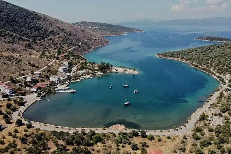 Η παραλία που δεν έχει κύμα στην Εύβοια