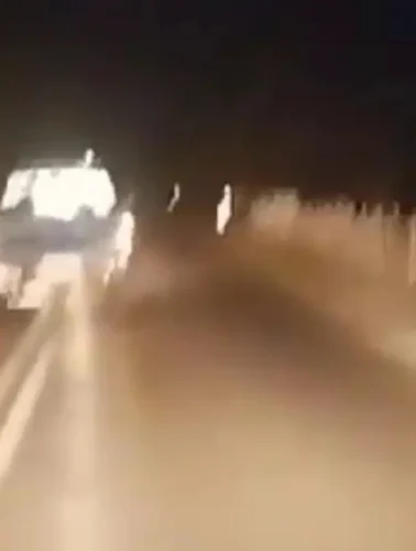 Αυτοκίνητο σε δρόμο