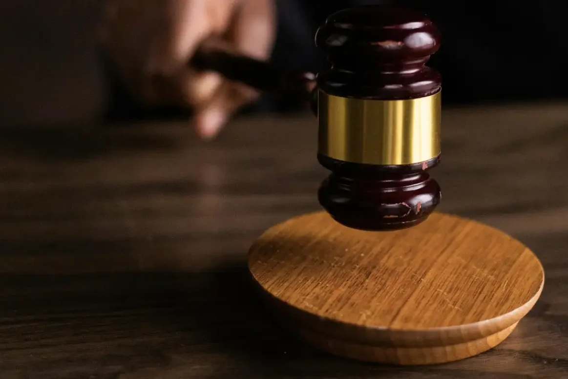 Πότε κλείνουν το καλοκαίρι τα δικαστήρια – Όλες οι επίσημες ημερομηνίες