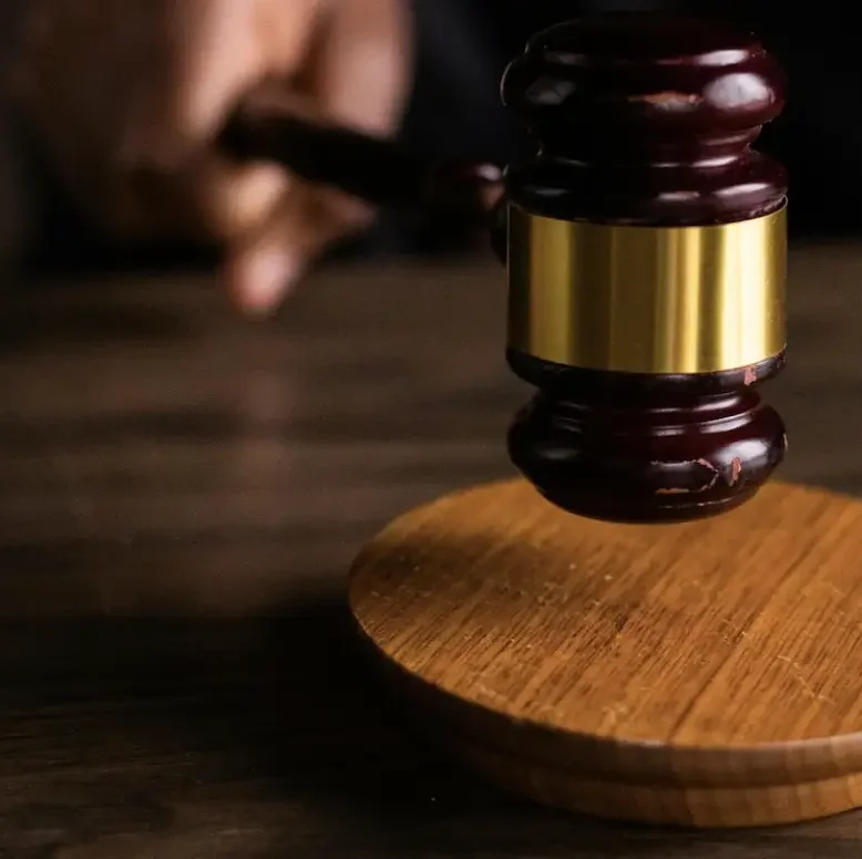 Πότε κλείνουν το καλοκαίρι τα δικαστήρια – Όλες οι επίσημες ημερομηνίες