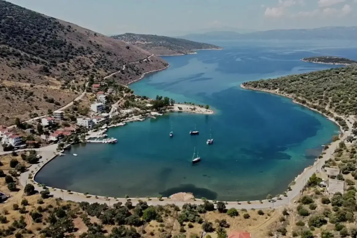 Πόρτο Μπούφαλο: Η πισίνα στην Εύβοια