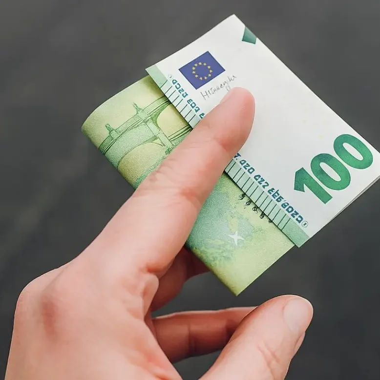 Δωρόσημο καλοκαιριού οικοδόμων